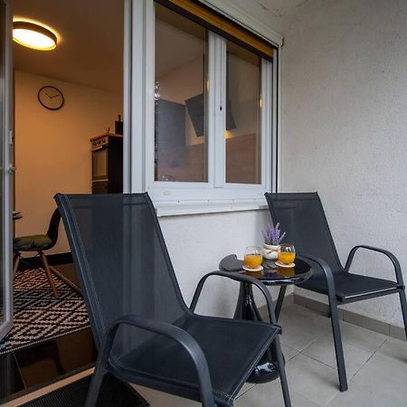 Apartment Hesa- 4 Star Apartment Fiume Esterno foto