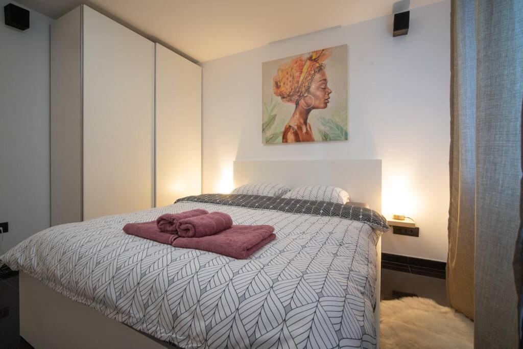 Apartment Hesa- 4 Star Apartment Fiume Esterno foto